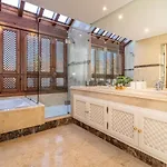 Vacation I La Alzambra Peaceful Hideaway With Sea Views, Close To Puerto Banus, Large Communal Pool, Luxury Renovated Interiors, Sun-drenched Terrace Nyaraló *