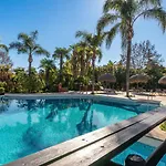 Hébergement de vacances Vacation I La Alzambra Peaceful Hideaway With Sea Views, Close To Puerto Banus, Large Communal Pool, Luxury Renovated Interiors, Sun-drenched Terrace *