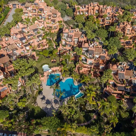 Vacation I La Alzambra Peaceful Hideaway With Sea Views, Close To Puerto Banus, Large Communal Pool, Luxury Renovated Interiors, Sun-drenched Terrace Марбелья