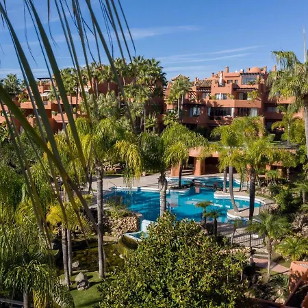 Vacation I La Alzambra Peaceful Hideaway With Sea Views, Close To Puerto Banus, Large Communal Pool, Luxury Renovated Interiors, Sun-drenched Terrace * Марбелья