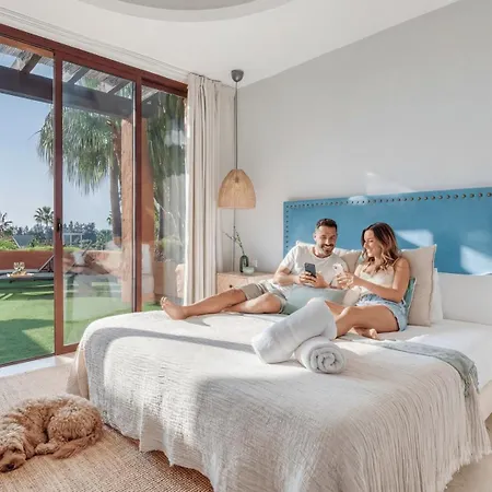 Vacation I La Alzambra Peaceful Hideaway With Sea Views, Close To Puerto Banus, Large Communal Pool, Luxury Renovated Interiors, Sun-drenched Terrace Дом отдыха *