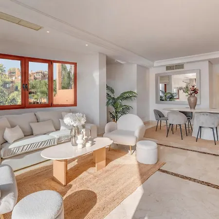 Vacation I La Alzambra Peaceful Hideaway With Sea Views, Close To Puerto Banus, Large Communal Pool, Luxury Renovated Interiors, Sun-drenched Terrace Holiday home