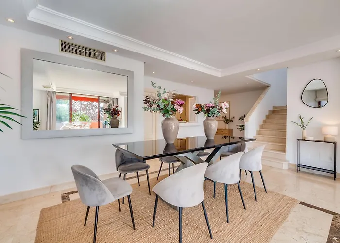 Semesterbostad Vacation I La Alzambra Peaceful Hideaway With Sea Views